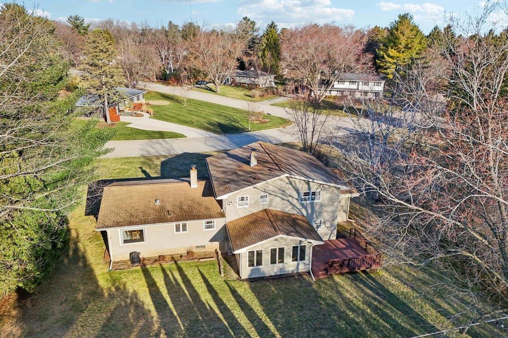 Photo of 1401 Lewon DRIVE, Madison, WI 53711 (MLS # 2018381)