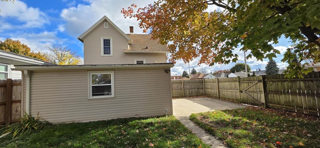 Photo of 1546 Hayes AVENUE, Racine, WI 53405 (MLS # 1941578)