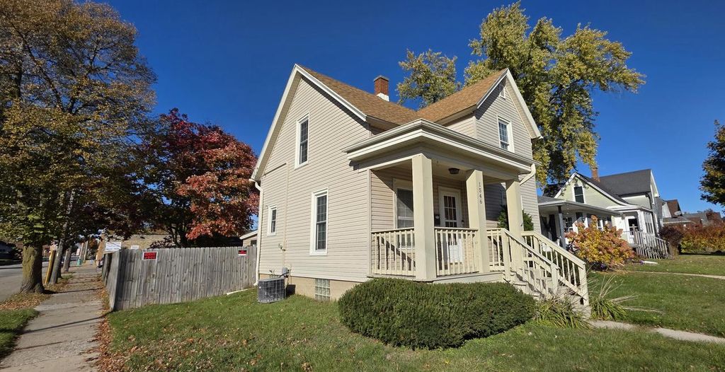 Photo of 1546 Hayes AVENUE, Racine, WI 53405 (MLS # 1941578)