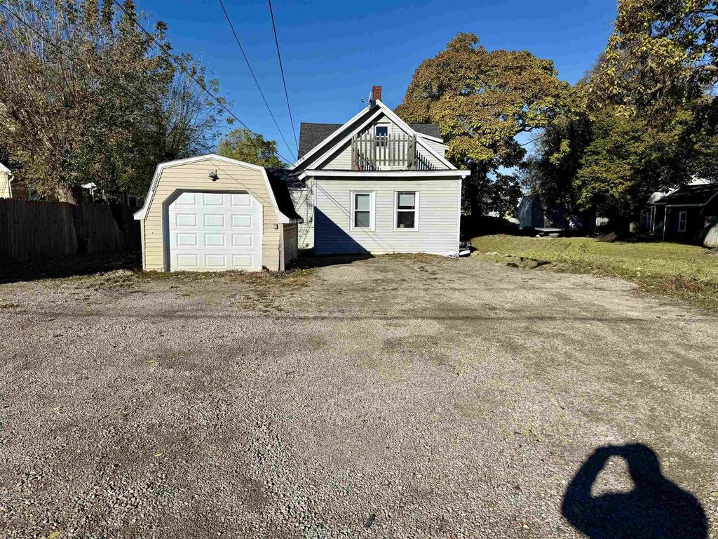 Photo of 1225 S Chestnut AVENUE, Green Bay, WI 54304 (MLS # 50317662)