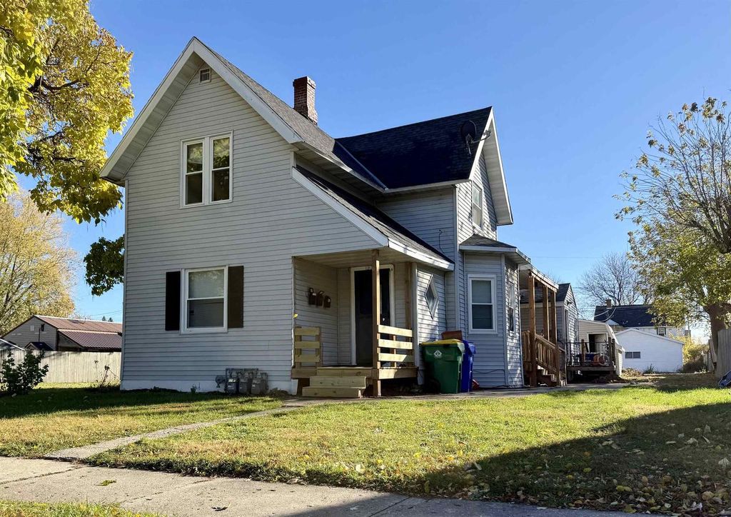 Photo of 1225 S Chestnut AVENUE, Green Bay, WI 54304 (MLS # 50317662)