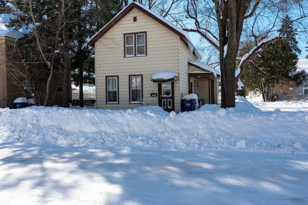Photo of 725 Jackson STREET, Wausau, WI 54403 (MLS # 22601016)