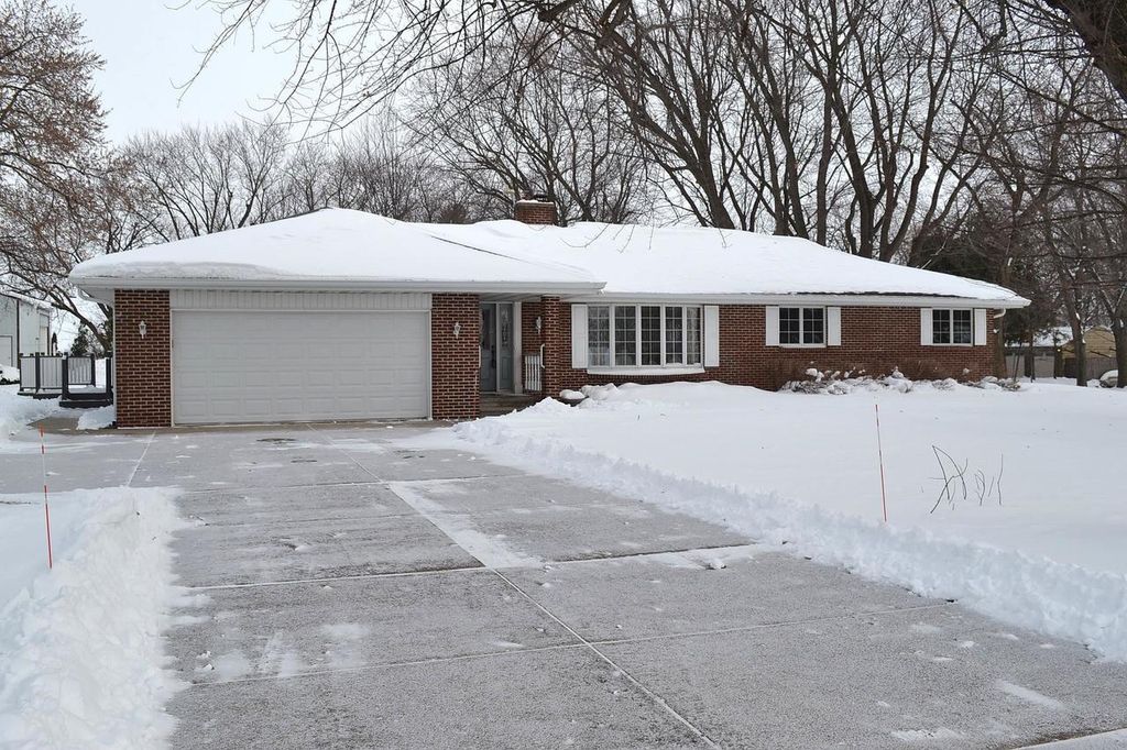 Photo of 3856 Knapp STREET, Oshkosh, WI 54902 (MLS # 50318163)