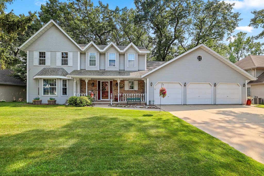 Photo of 2495 Shady Oak DRIVE, Green Bay, WI 54304 (MLS # 50330626)