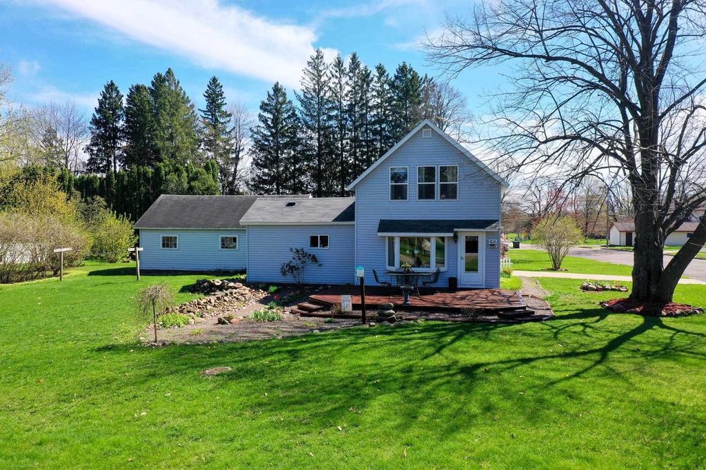 Photo of 406 E South STREET, Medford, WI 54451 (MLS # 22601380)