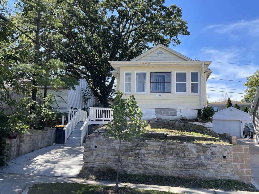 Photo of 1537 S 94th STREET, West Allis, WI 53214 (MLS # 1976372)