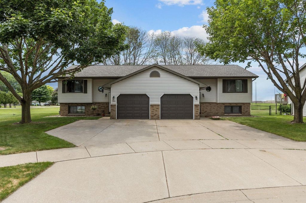 Photo of 3735 Western COURT, Oshkosh, WI 54901 (MLS # 50327573)