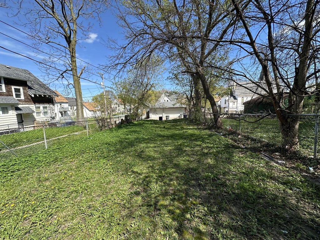 Photo of 3320 N 3rd STREET, Milwaukee, WI 53212 (MLS # 1967692)