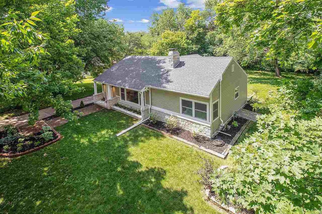 Photo of 7125 N Longacre ROAD, Fox Point, WI 53217 (MLS # 50320655)