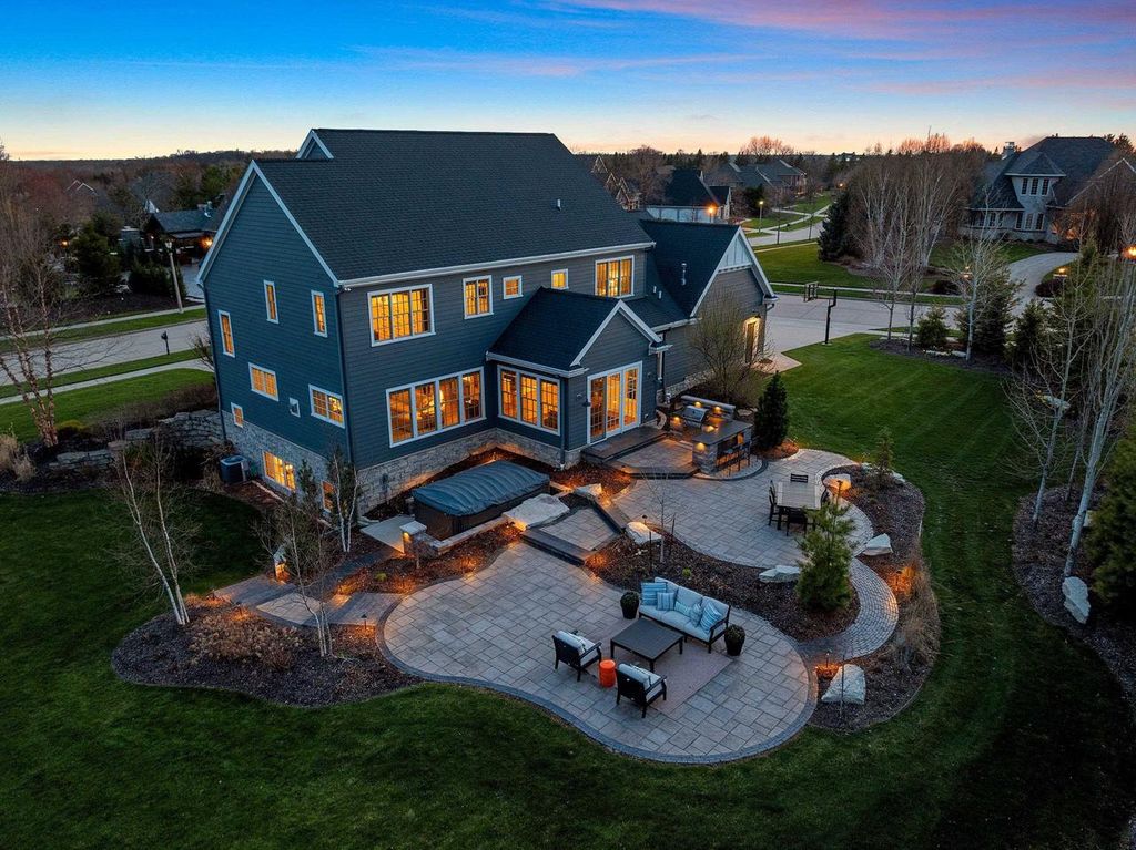 Photo of 2324 E Highpond CROSSING, Appleton, WI 54913 (MLS # 50324241)