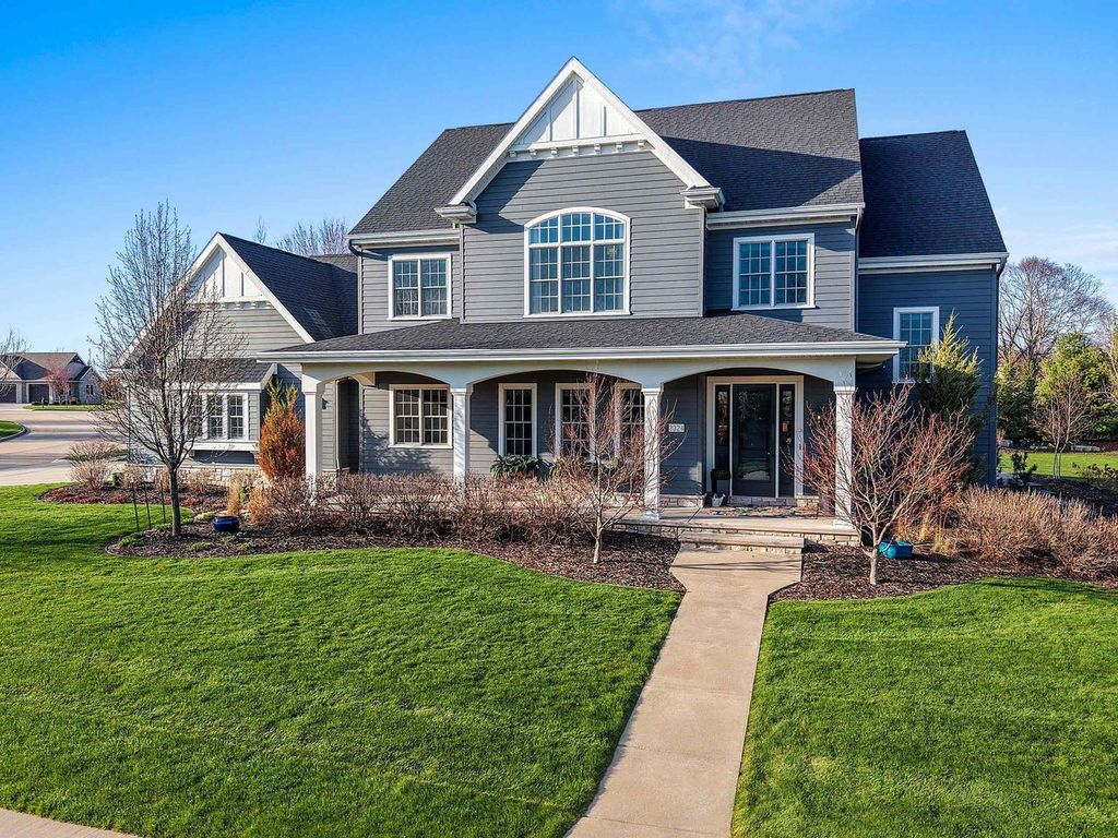 Photo of 2324 E Highpond CROSSING, Appleton, WI 54913 (MLS # 50324241)