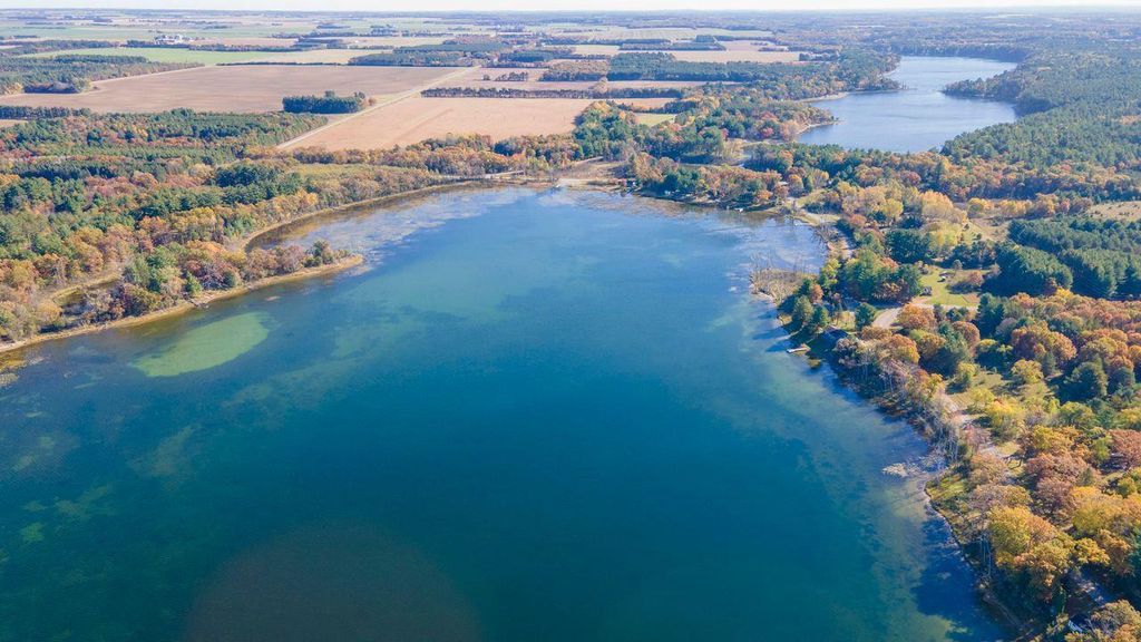 Photo of 834 N Lake STREET, Hancock, WI 54943 (MLS # 50323350)