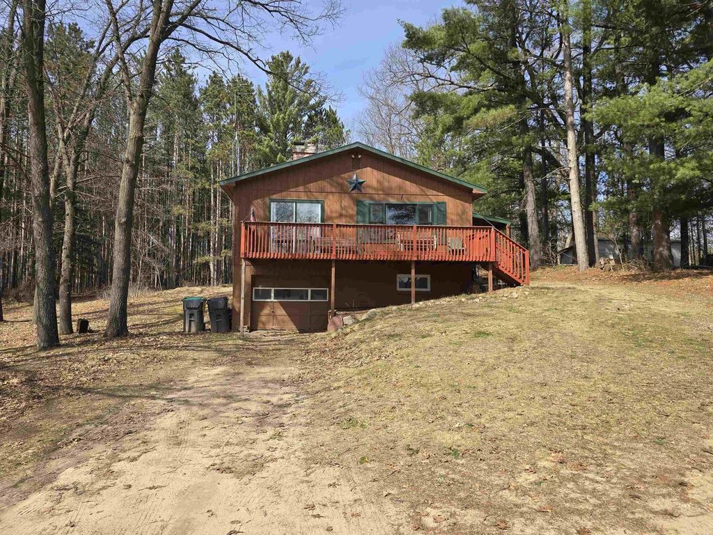 Photo of 834 N Lake STREET, Hancock, WI 54943 (MLS # 50323350)