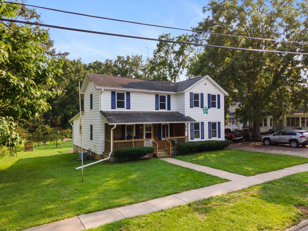 Photo of 953 W Peck STREET, Whitewater, WI 53190 (MLS # 2030491)