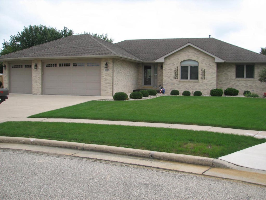 Photo of 8541 35th AVENUE, Kenosha, WI 53142 (MLS # 1981887)