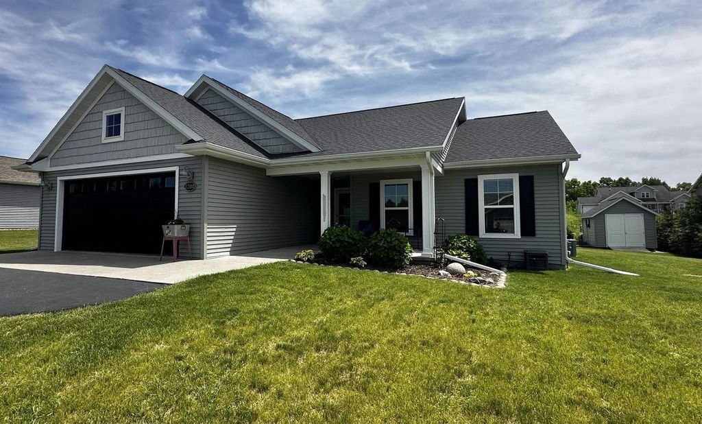 Photo of 2300 Mayek DRIVE, Waupaca, WI 54981 (MLS # 50326620)