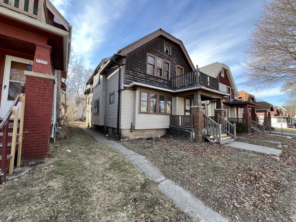 Photo of 3327 N 17th STREET, Milwaukee, WI 53206 (MLS # 1953008)