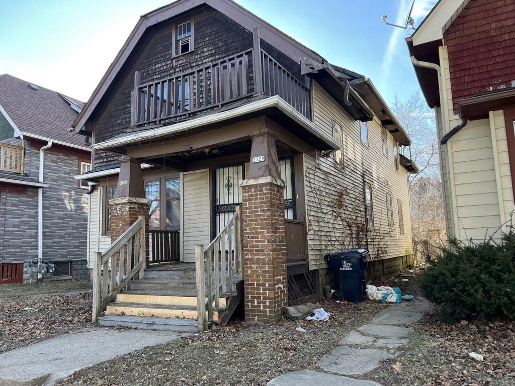 Photo of 3327 N 17th STREET, Milwaukee, WI 53206 (MLS # 1953008)