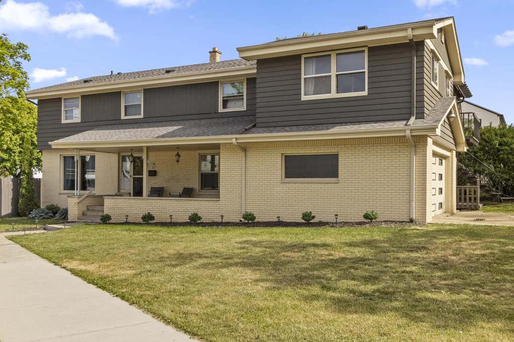 Photo of 9625 W Metcalf PLACE, Milwaukee, WI 53222 (MLS # 1972834)