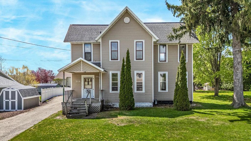 Photo of 318 W Nye STREET, Hortonville, WI 54944 (MLS # 50325250)