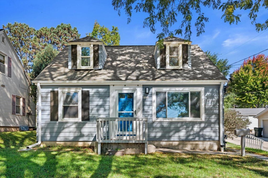 Photo of 9020 W Vincent PLACE, West Allis, WI 53214 (MLS # 1982749)