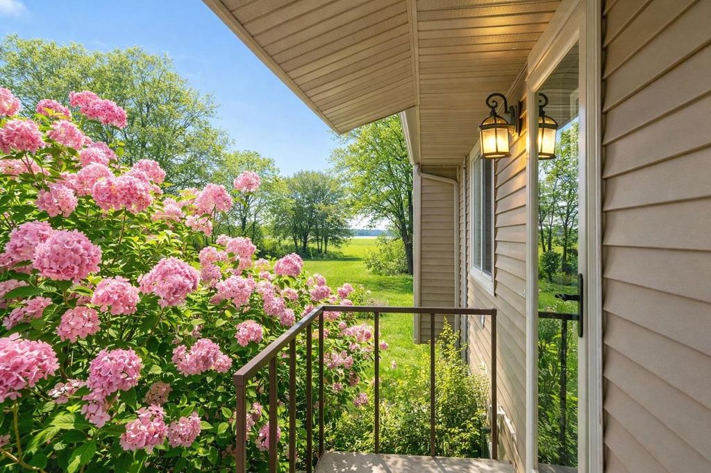 Photo of 6028 Saddle Ridge, Portage, WI 53901 (MLS # 2018450)