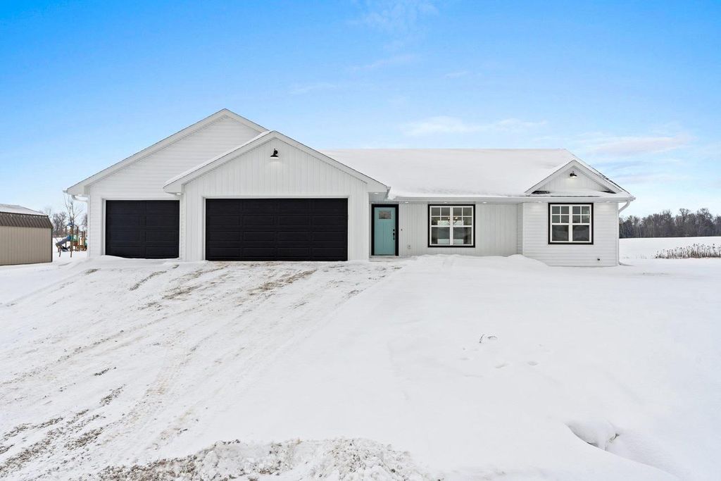 Photo of 416 Tristan DRIVE, Shawano, WI 54166 (MLS # 50319107)