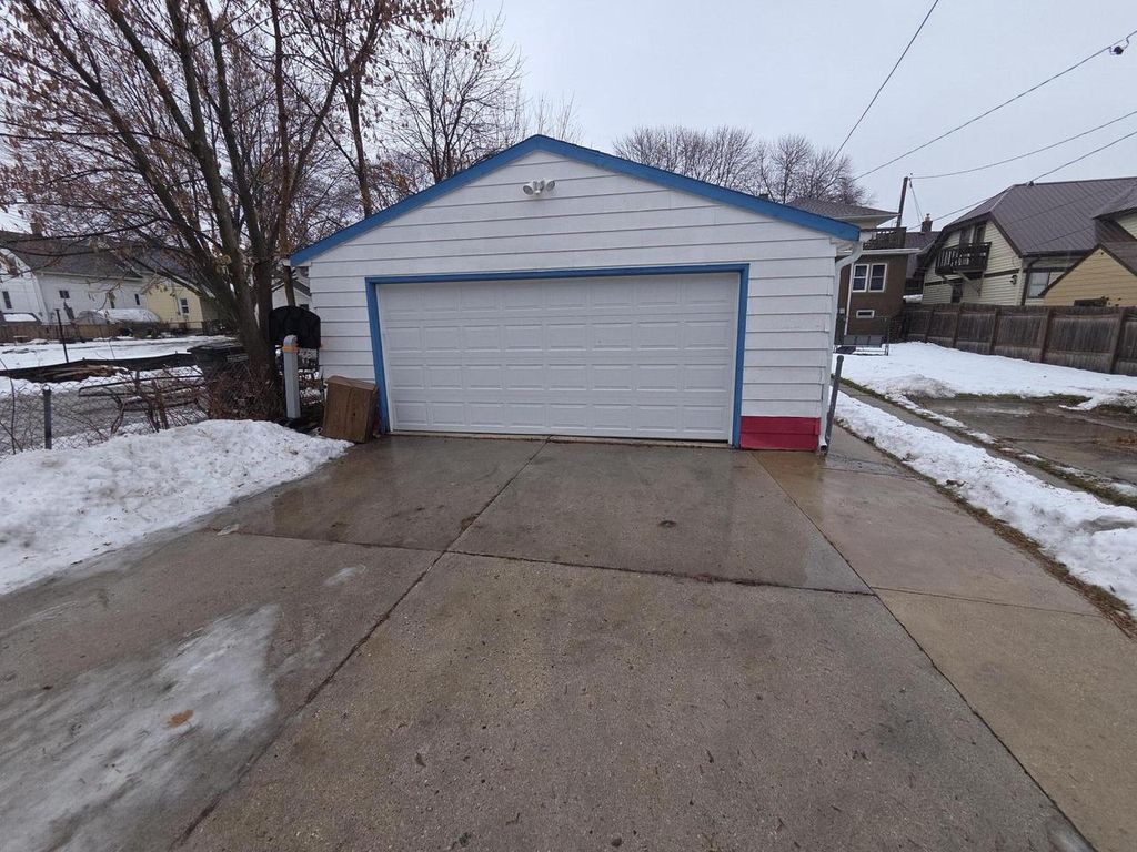 Photo of 1411 Maryland AVENUE, Sheboygan, WI 53081 (MLS # 1945596)