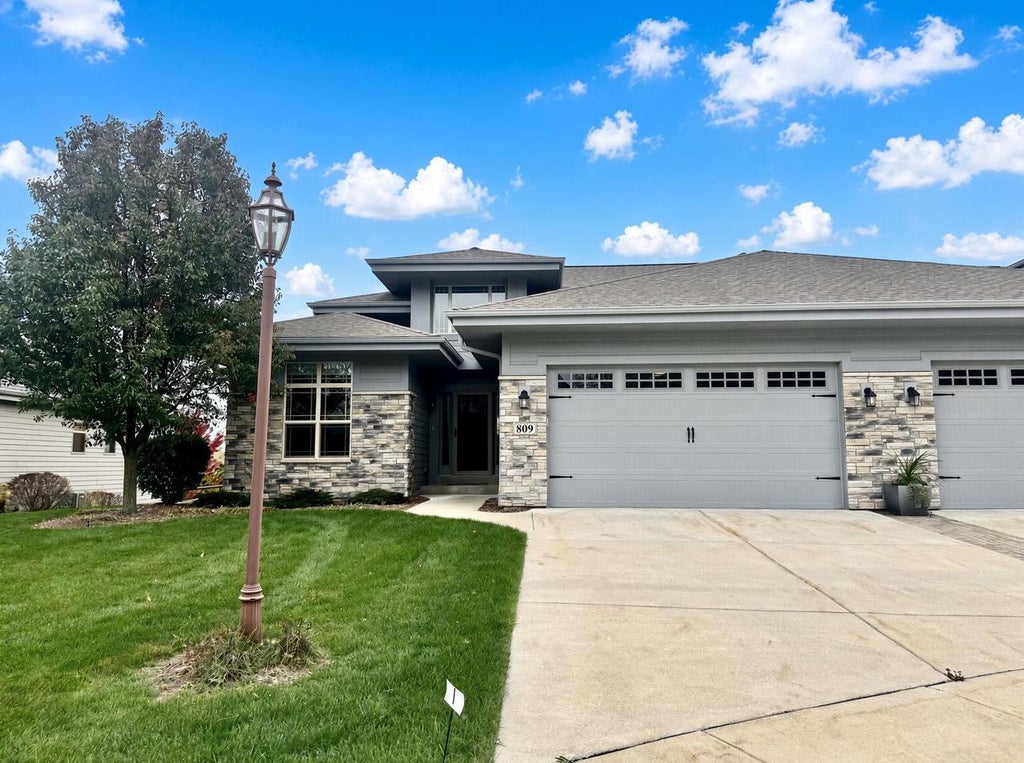 Photo of 809 Conifer COURT, Waukesha, WI 53188 (MLS # 1986456)
