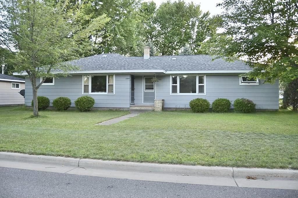 Photo of 1302 S 5th AVENUE #1304, Wausau, WI 54401 (MLS # 22601010)