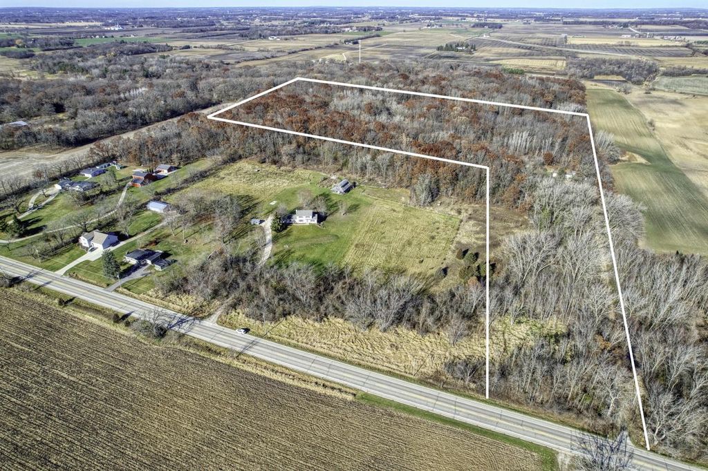 Photo of 26222 Durand AVENUE, Kansasville, WI 53139 (MLS # 1950899)