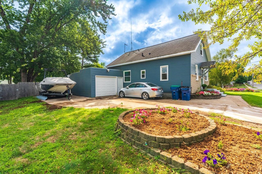 Photo of 1729 N 3rd AVENUE, Wausau, WI 54401 (MLS # 22604193)