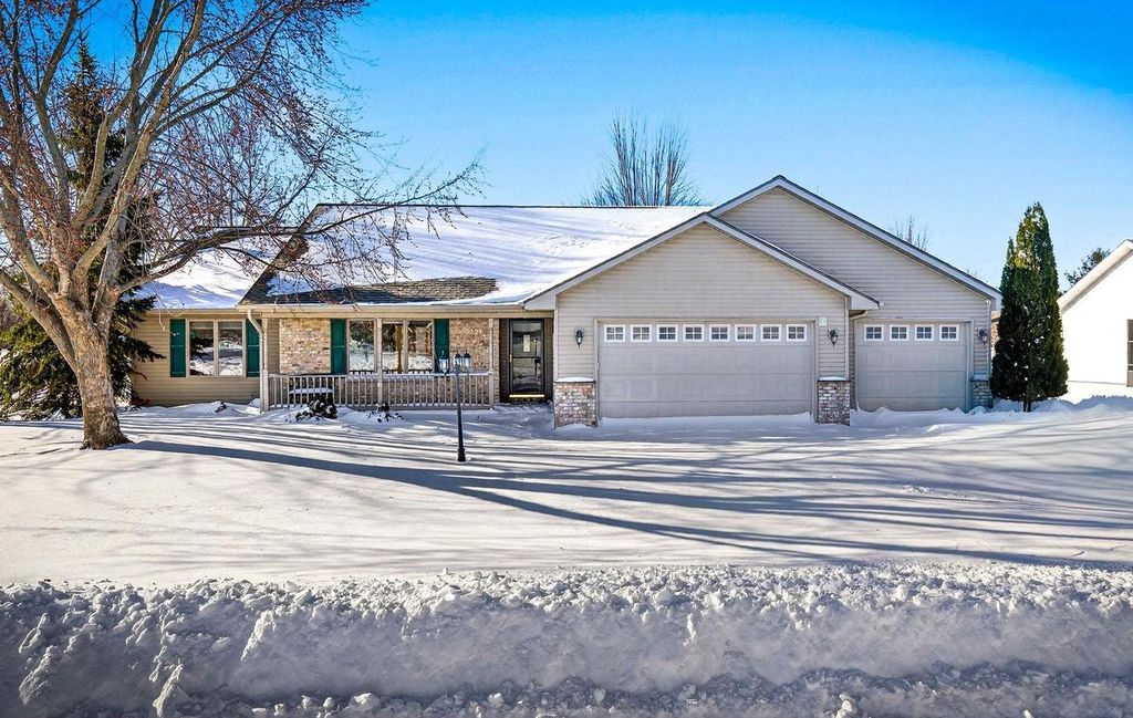 Photo of 3321 E Canvasback LANE, Appleton, WI 54913 (MLS # 50322416)
