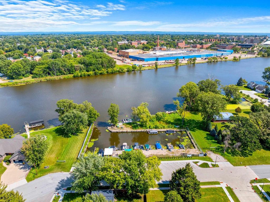 Photo of 1000 Bauman STREET, Oshkosh, WI 54901 (MLS # 2008514)