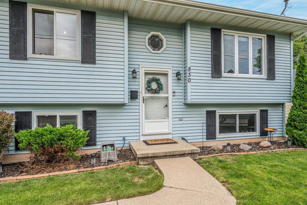 Photo of 830 Osborn AVENUE, Oshkosh, WI 54902 (MLS # 50331344)
