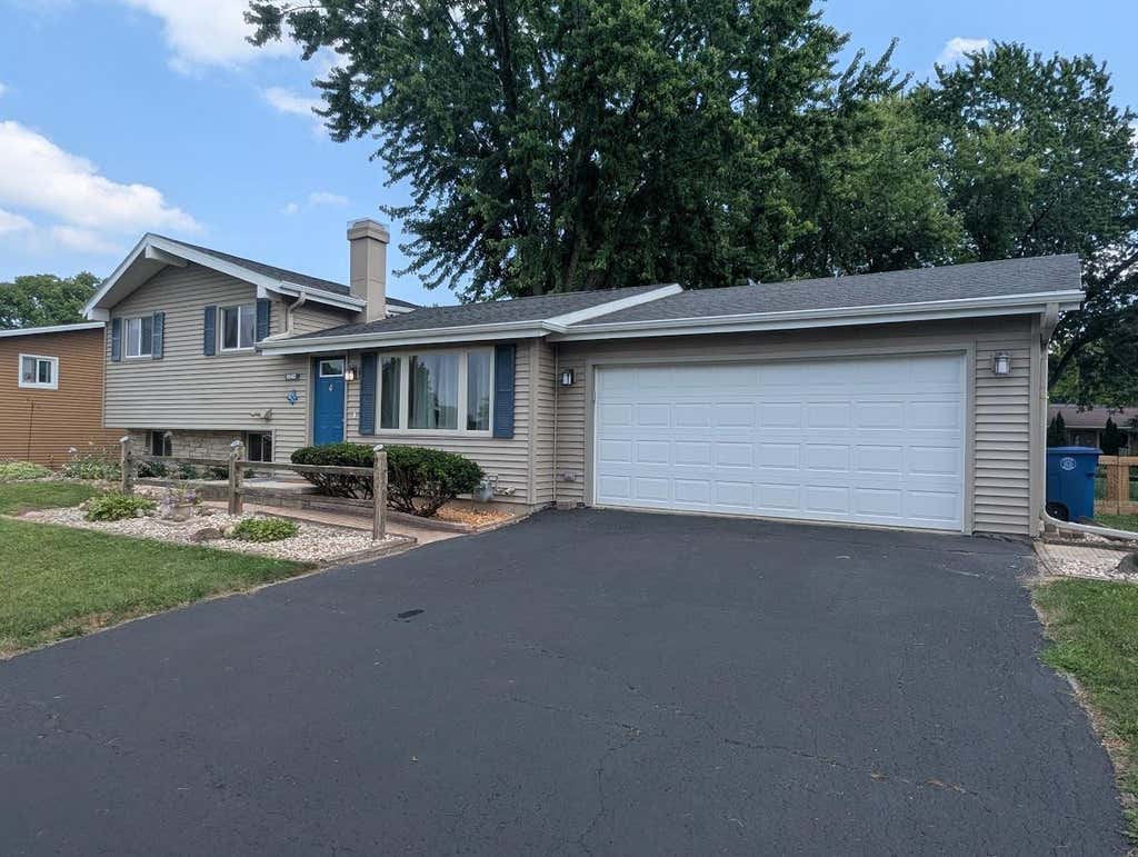 Photo of 1640 S Westhaven DRIVE, Oshkosh, WI 54904 (MLS # 50330630)