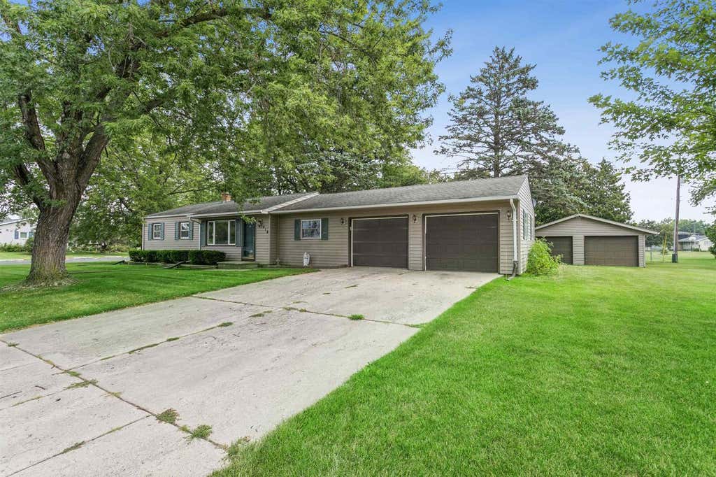 Photo of 416 N 3rd STREET, Reedsville, WI 54230 (MLS # 50331132)
