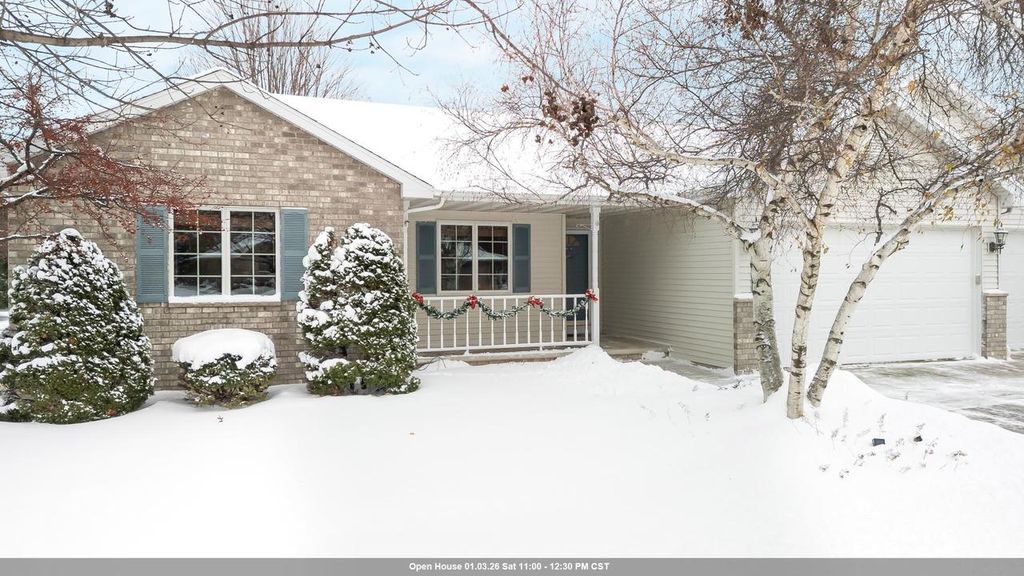 Photo of W6063 Strawflower DRIVE, Appleton, WI 54915 (MLS # 50318884)