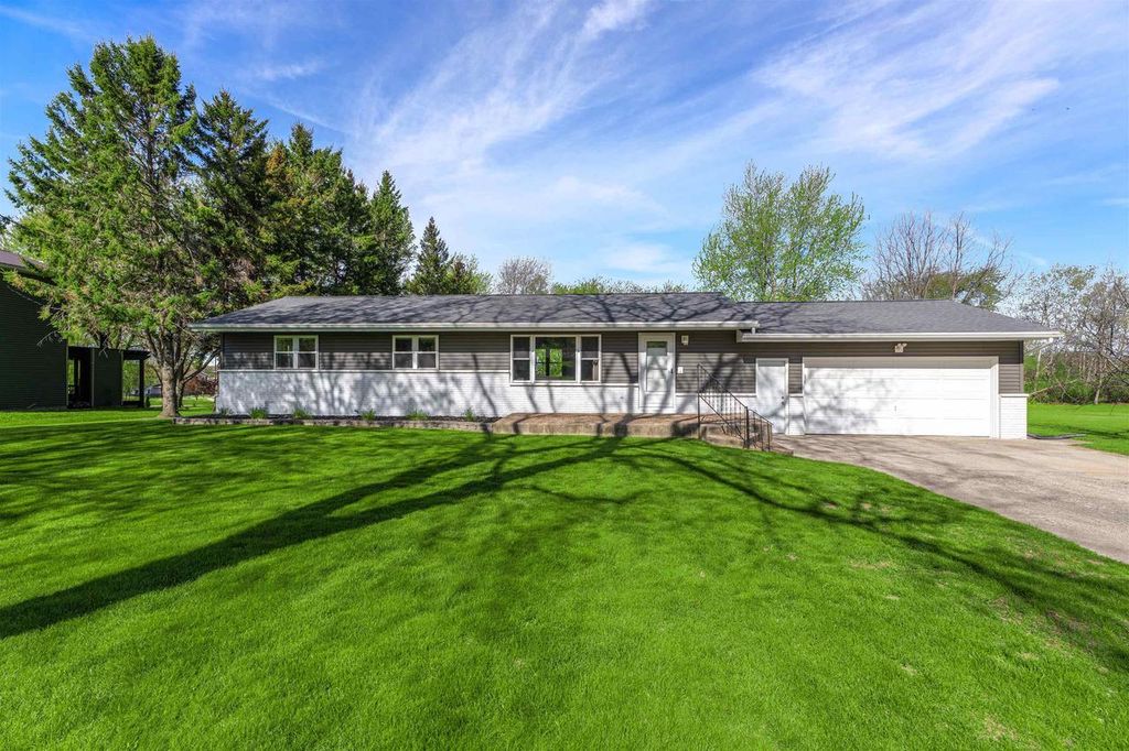 Photo of N6738 Irene DRIVE, Fond Du Lac, WI 54937 (MLS # 50324830)