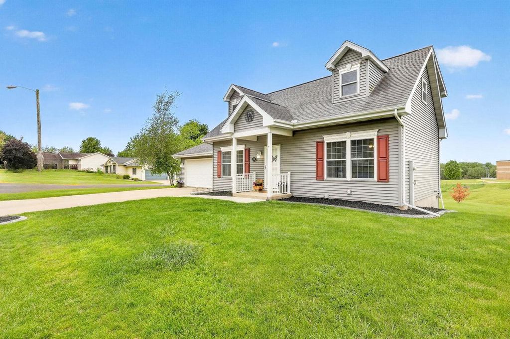 Photo of 135 S Van Buren STREET, Benton, WI 53803 (MLS # 2023564)