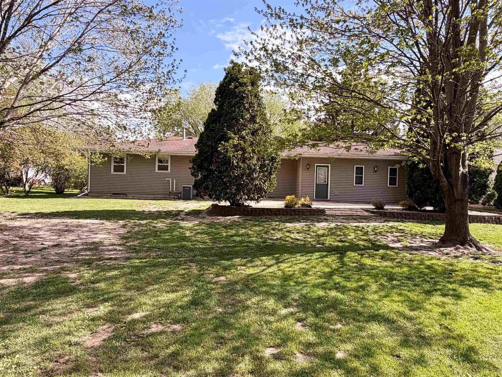 Photo of 1214 Hillcrest ROAD, Black Earth, WI 53515 (MLS # 2022656)