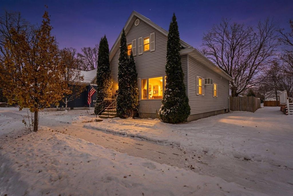 Photo of 1132 Berner STREET, Green Bay, WI 54302 (MLS # 50318827)