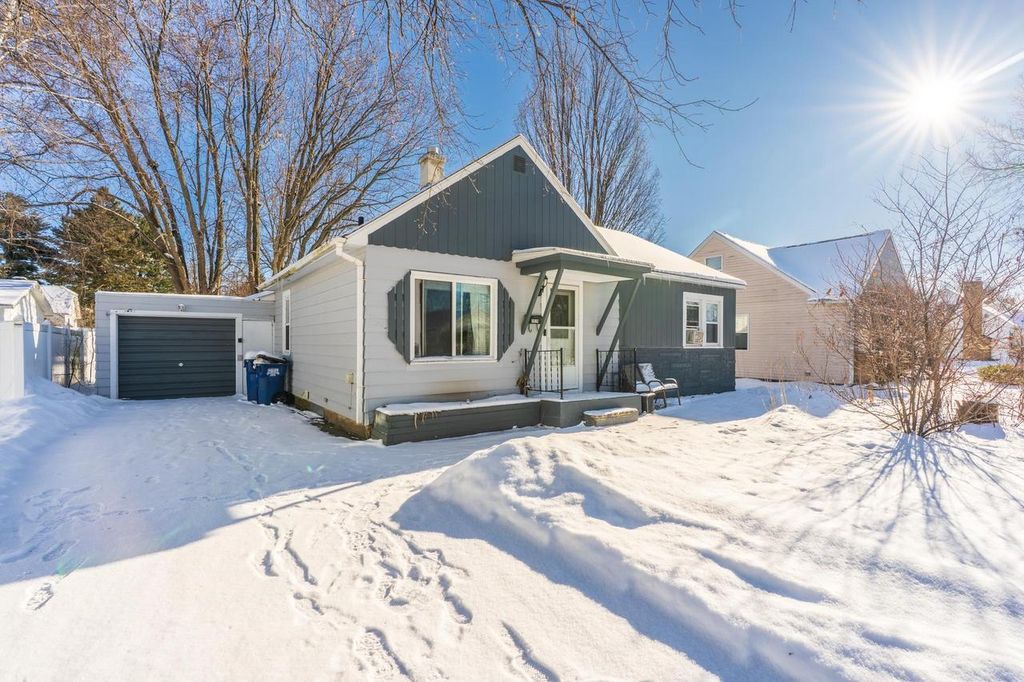 Photo of 1019 N 8th AVENUE, Wausau, WI 54401 (MLS # 22505755)