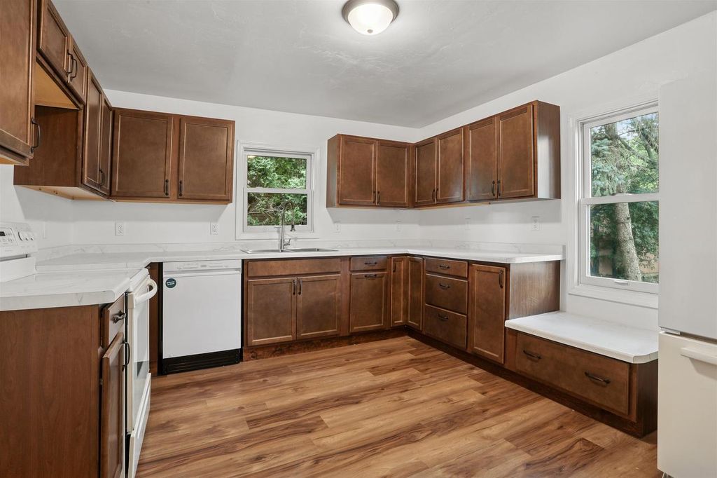 Photo of 933 Lark STREET, Oshkosh, WI 54902 (MLS # 50314804)