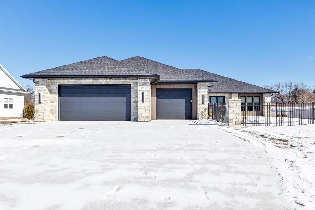 Photo of 2448 Riddle COURT, De Pere, WI 54115 (MLS # 50320773)