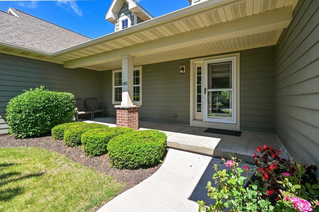 Photo of 1986 Blue Spruce COURT, Grafton, WI 53024 (MLS # 1967796)