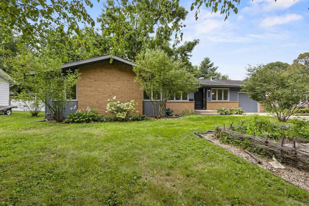 Photo of 2310 Tanager TRAIL, Madison, WI 53711 (MLS # 2029661)