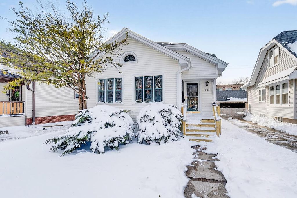 Photo of 3437 N Cramer STREET, Milwaukee, WI 53211 (MLS # 1953101)