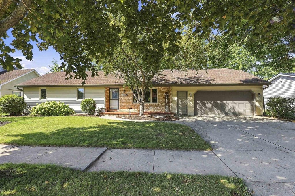 Photo of 1815 Roosevelt STREET, Little Chute, WI 54140 (MLS # 50332562)