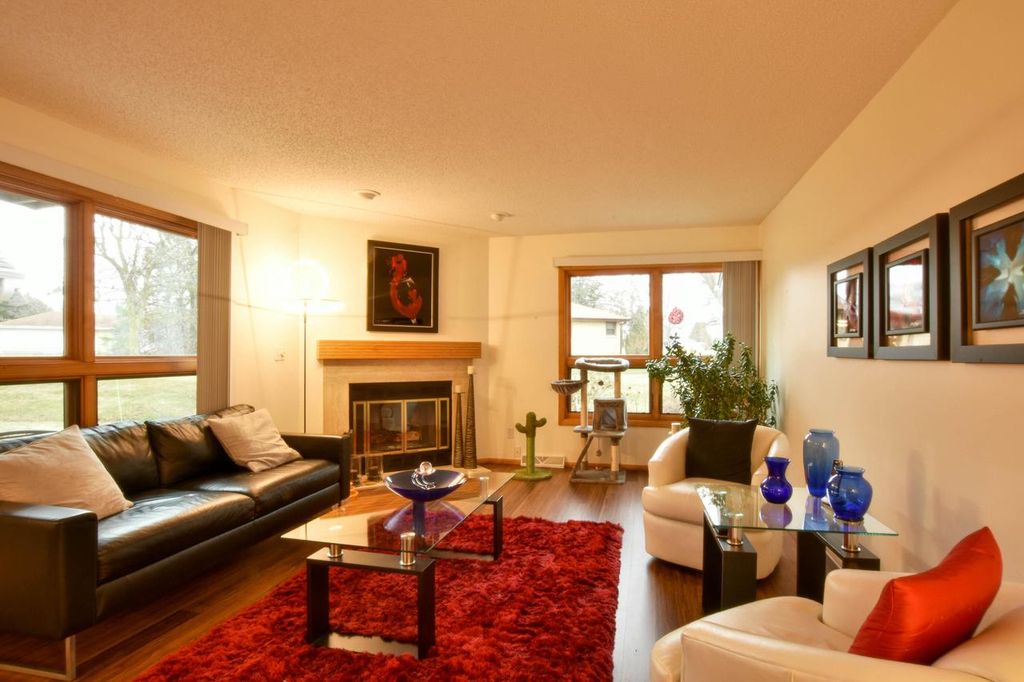 Photo of 15731 W Brook DRIVE WEST DRIVE W, New Berlin, WI 53151 (MLS # 1946866)